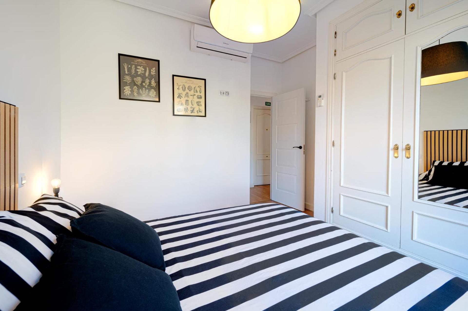 Apartament Glorieta Puerta De Toledo Madrid Zimmer foto